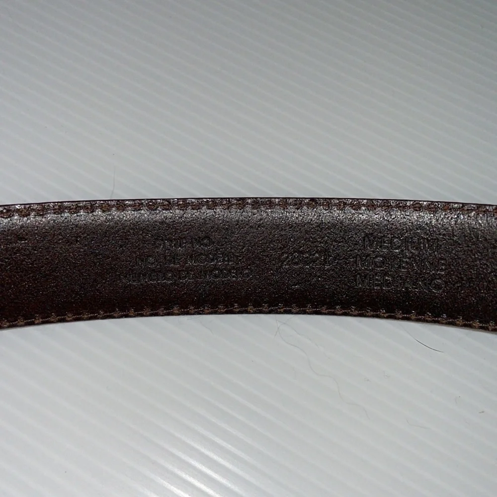 27-31” Liz Claiborne leather belt aged distressed metal